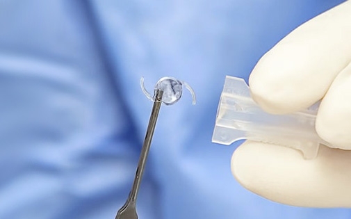 Akıllı Lens Nedir? Akıllı Lens Ameliyatı Nasıl Yapılır? Kimlere Uygun?