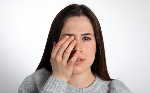 Kornea Zedelenmesi (Kornea Çizilmesi)